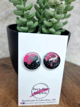 Load image into Gallery viewer, Organic 20mm Studs