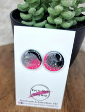 Load image into Gallery viewer, Organic 20mm Studs