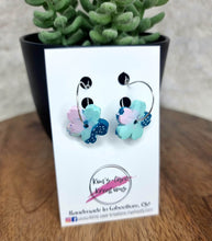 Load image into Gallery viewer, Organic Small Flower - Thin Hoops